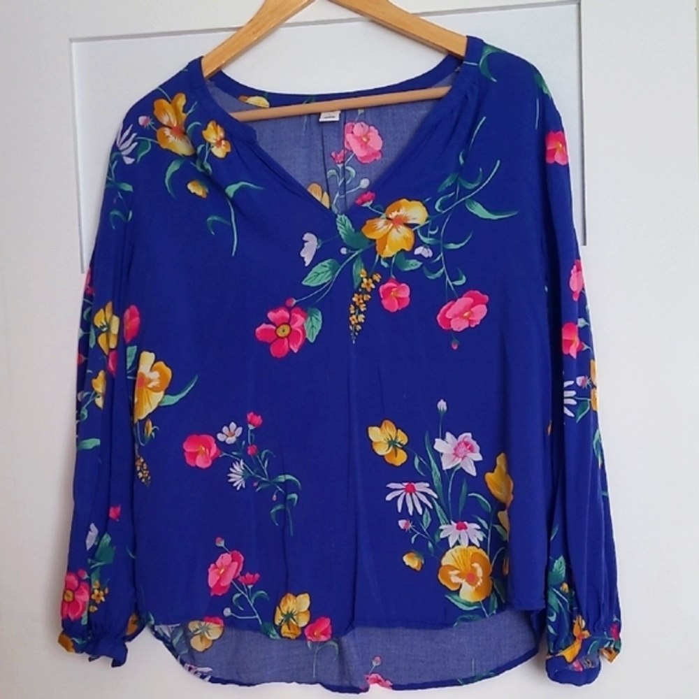 Elegant Floral Blue Blouse With V-Neck